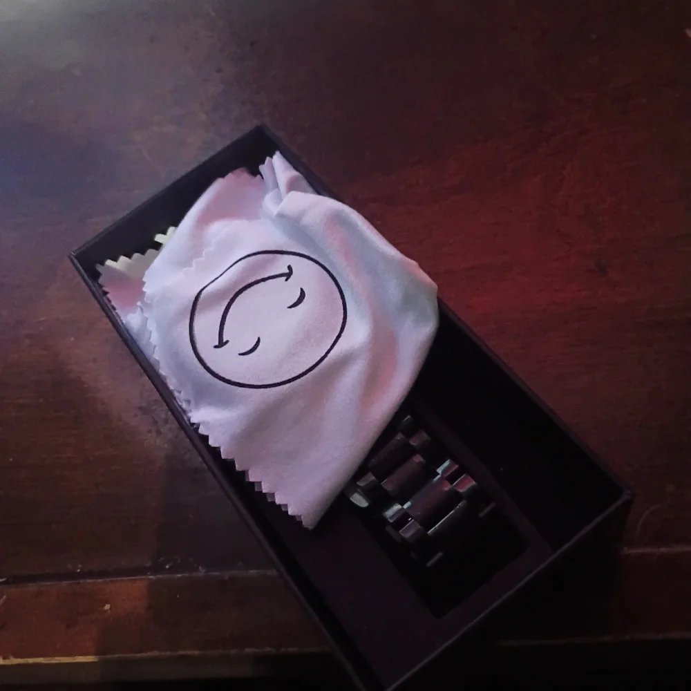 Stainless Steel Watch with 30m Water Resistant Kakashi Sharingan eye.